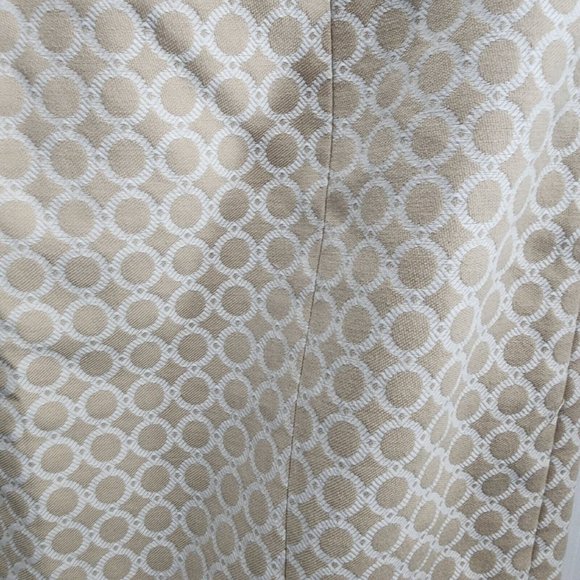 NWT Madison Studio Women's Pencil Skirt Pleated Back Beige Patterned Size 8 - Picture 3 of 10